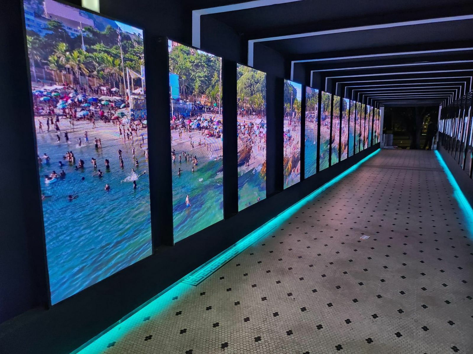 Aluguel de Painel de Led flexível -aluguel de Totem interativo Touch screen-Aluguel de Holobox e holograma 3d Cop30 2025