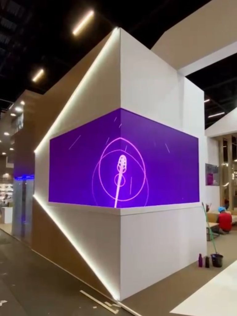 Aluguel de Painel de Led flexível -aluguel de Totem interativo Touch screen-Aluguel de Holobox e holograma 3d em Pajuçara / multinacional