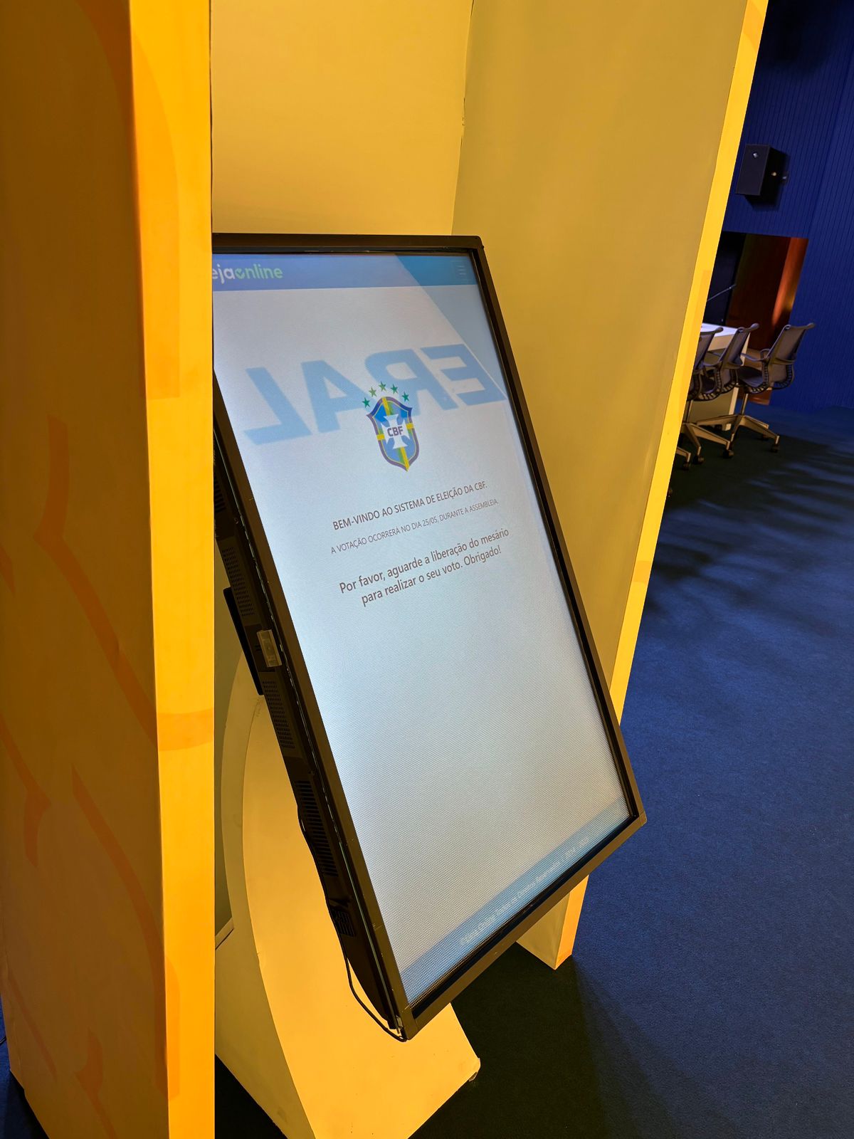 Aluguel de totem touch screen - aluguel de painel de Led- aluguel de holograma 3d - aluguel de TV José de Alencar